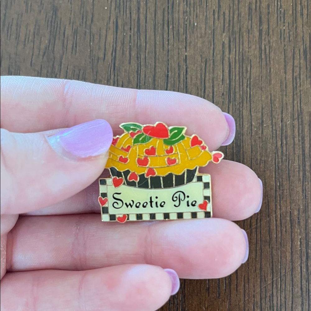 Vintage Mary Engelbreit Sweetie Pie Red Hearts Enamel Pin